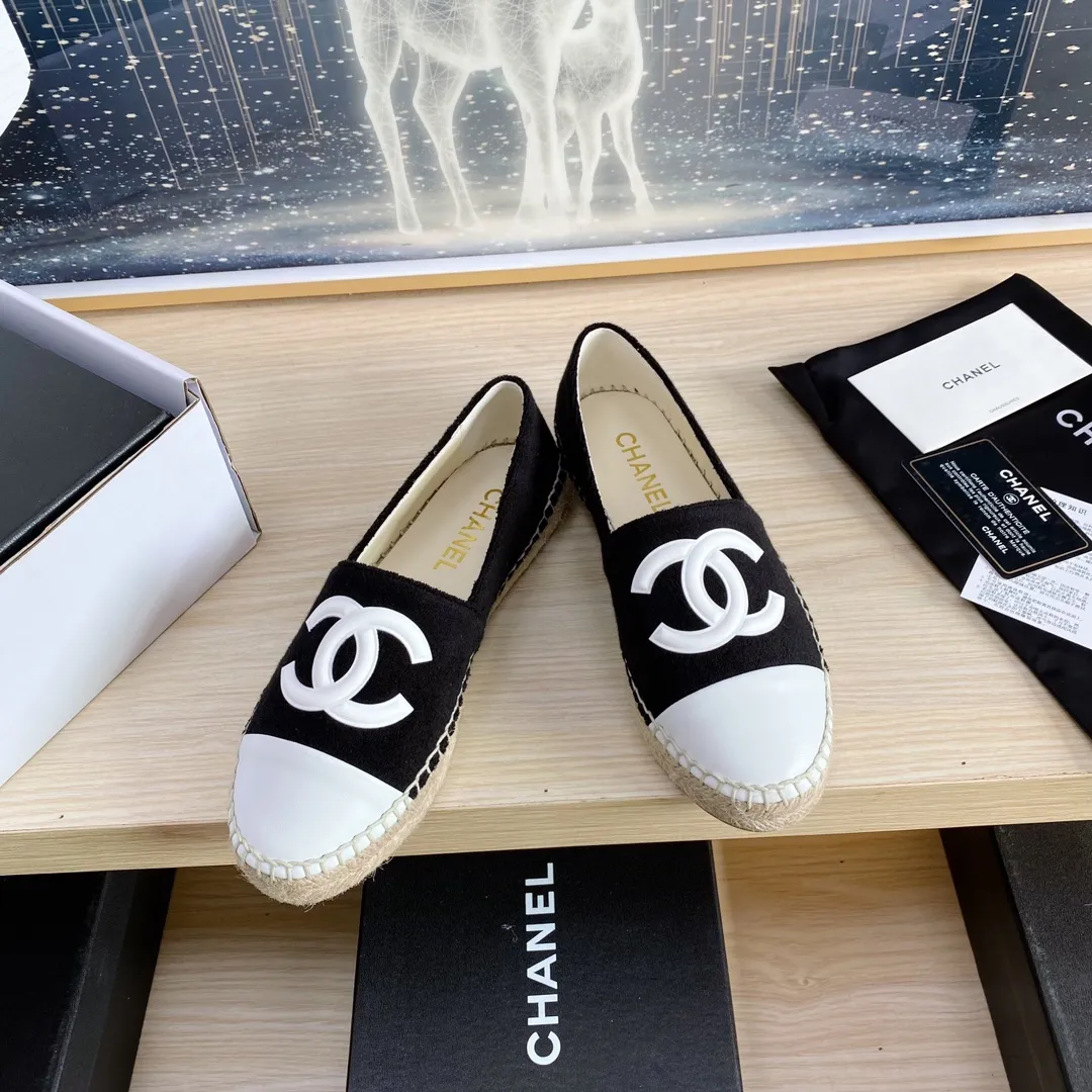 👟👟Ex-factory price 440👟👟 24s new color Chanel ✈️2023s spring and summer new fisherman shoes 😍😍Taikoo Hui purchased three pairs of original development 🐂🐂with purchasing white double-layer outer packaging 🤩Original one-to-one shipment ❗️❗️Code number: 34-42 (34 41 42 customized)